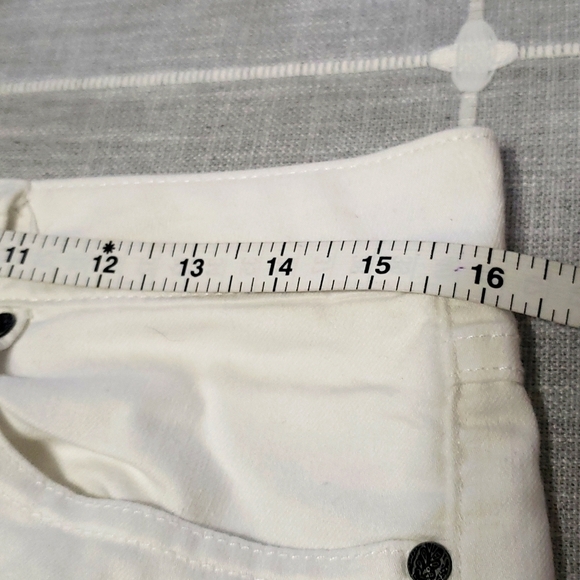 Prana Women's Kara Denim Short, Size 6 - Picture 9 of 13